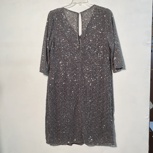 KAY UNGER Honeycomb Lace V-Neck Sequined Elbow Keyhole Back Grey Party Dress 18W - Picture 4 of 16